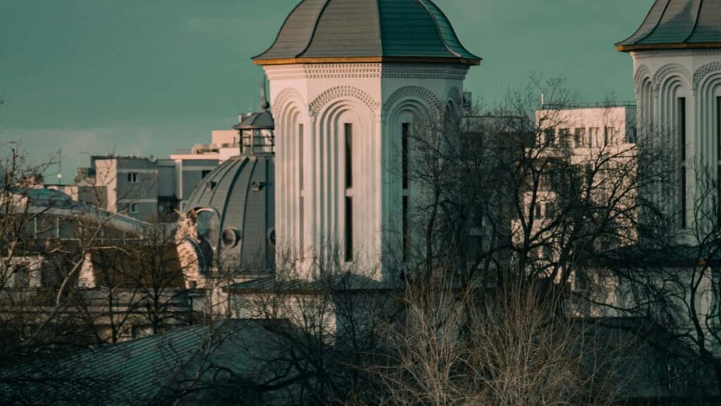 : , UGC WhatsApp. , .